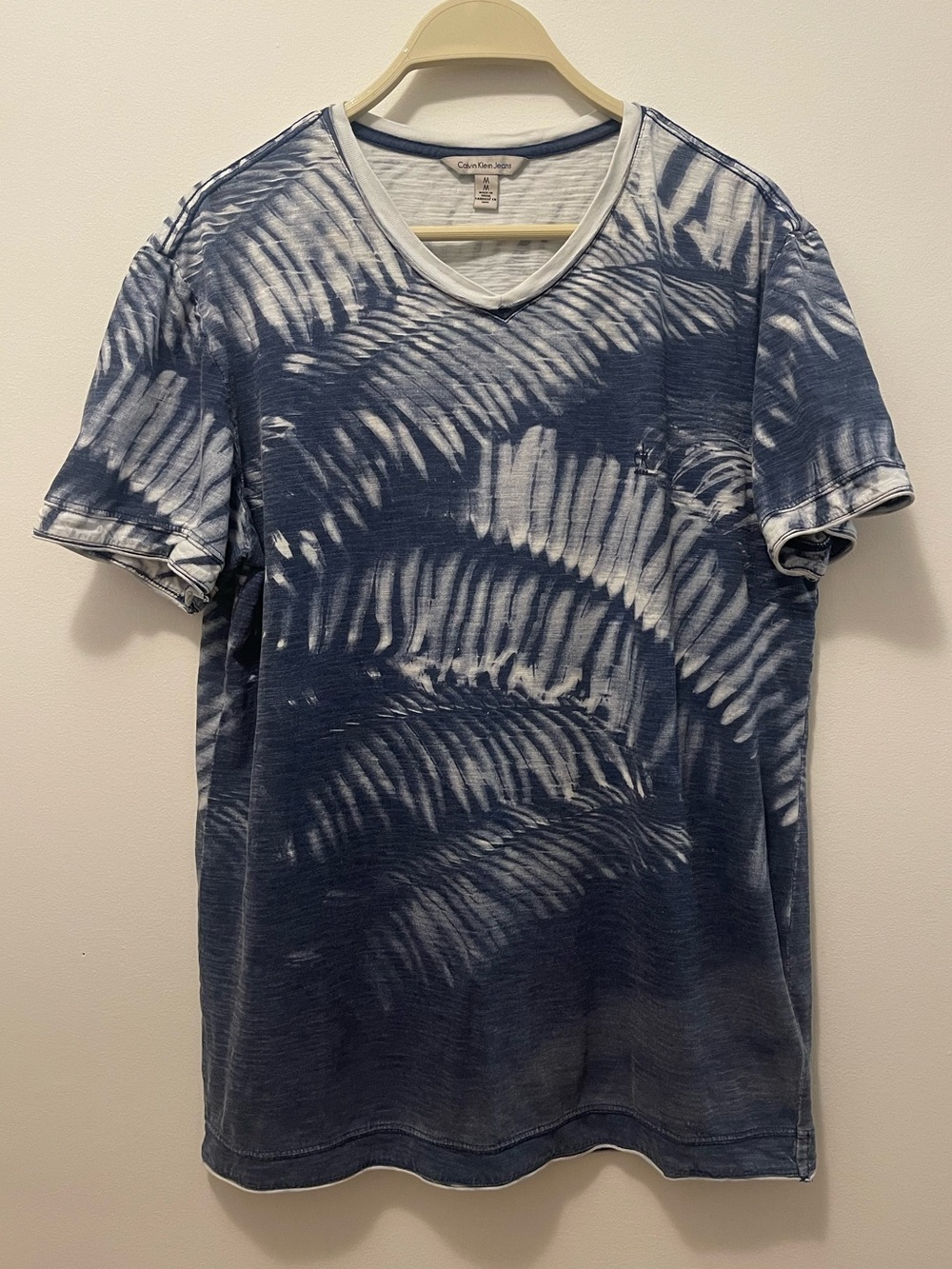 100% Cotton Calvin Klein Jeans Blue Tie-Dye V-Neck Short Sleeve Tee